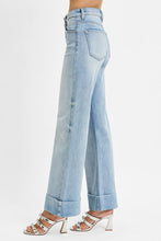 Load image into Gallery viewer, Look At You Cuffed Risen Jeans