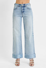 Load image into Gallery viewer, Look At You Cuffed Risen Jeans