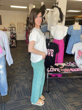 Load image into Gallery viewer, Turnin' Heads 90's Straight Leg Jeans