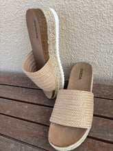 Load image into Gallery viewer, She&#39;s A Natural Jute Sandals