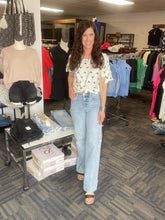 Load image into Gallery viewer, Look At You Cuffed Risen Jeans