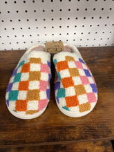 Load image into Gallery viewer, Checkered Slippers