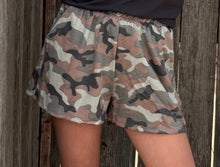 Load image into Gallery viewer, Camo Print Shorts