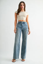 Load image into Gallery viewer, Favorite Fit Wide Leg Jeans