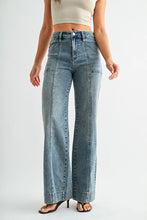 Load image into Gallery viewer, Favorite Fit Wide Leg Jeans
