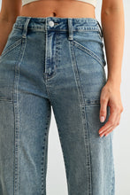 Load image into Gallery viewer, Favorite Fit Wide Leg Jeans