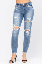 Load image into Gallery viewer, Good To Go Judy Blue Boyfriend Fit Jeans