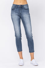 Load image into Gallery viewer, Connor Raw Hem Judy Blue Jeans