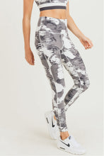 Load image into Gallery viewer, White Clouds Highwaist Leggings