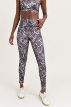 Load image into Gallery viewer, Metallic Marble Highwaist Leggings