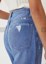 Load image into Gallery viewer, KanCan High Rise Distressed Boyfriend Jeans