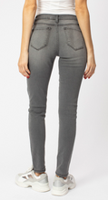 Load image into Gallery viewer, Jenna KanCan Skinny Jeans