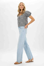 Load image into Gallery viewer, Nothing But Style Straight Leg Jeans