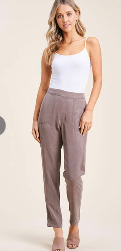 Josie Joggers in Mocha