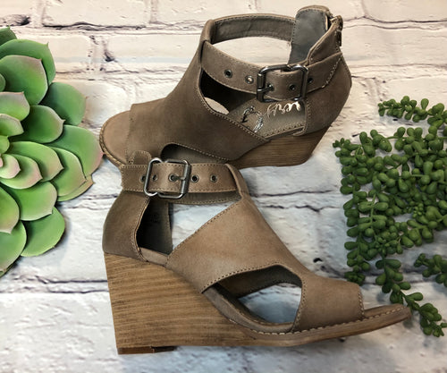 Adira Wedges