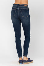 Load image into Gallery viewer, Judy Blue Byers Mid Seam Stiched Skinny Jeans